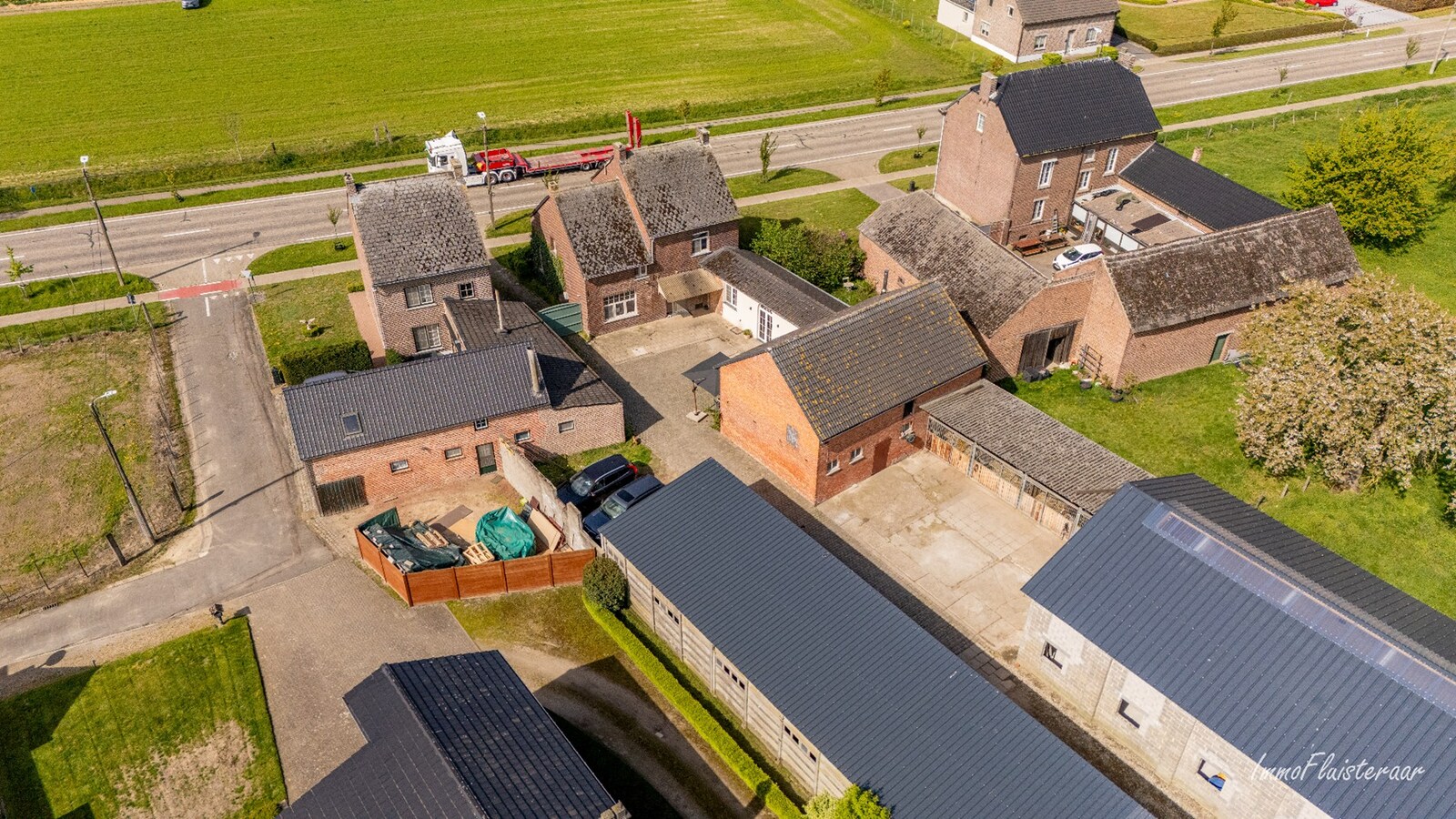 Charmante verder af te werken woning met paardenstallen en weide op ca. 1,7 ha te Geetbets 