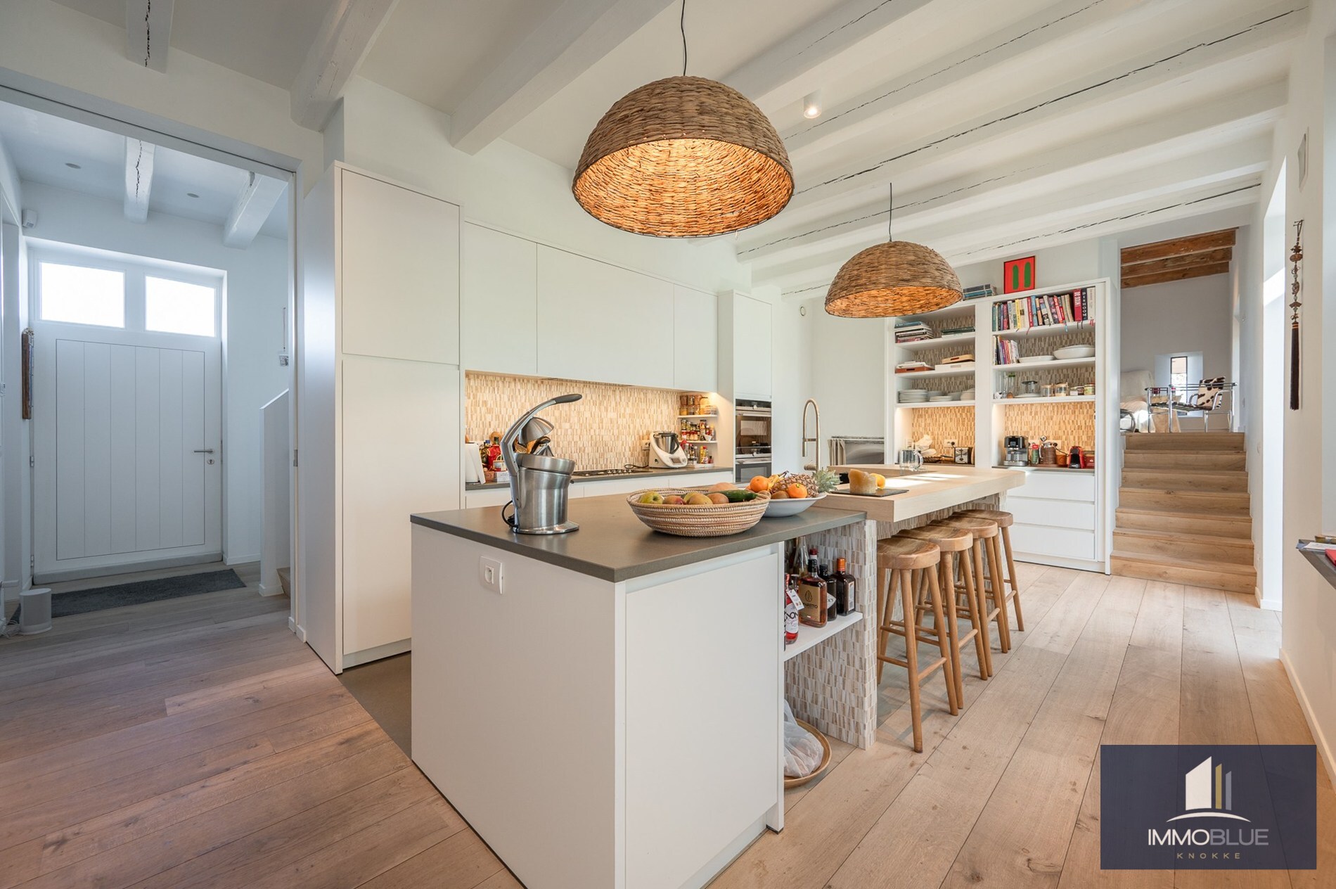 Uniek eigendom met adembenemende zichten gelegen op een perceel van ongeveer 3000 m². 