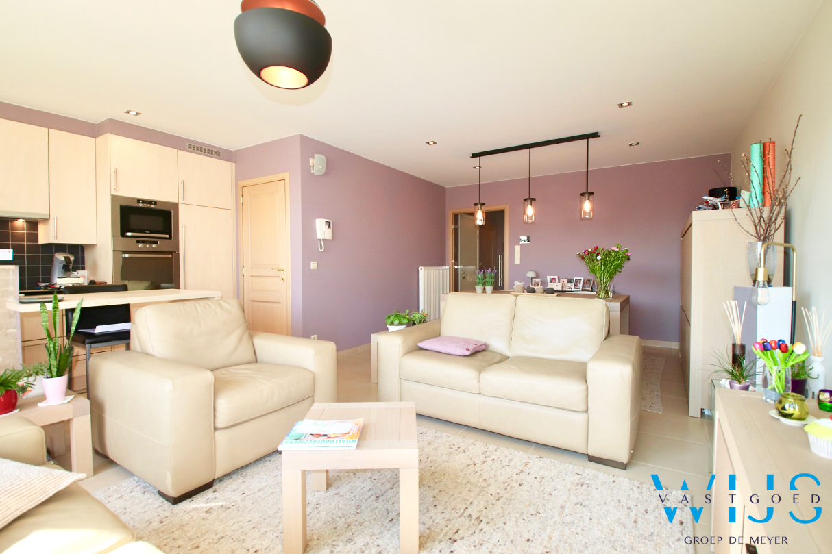 Prachtig 2 slaapkamer appartement MET ruim terras &amp; garage te ERTVELDE ! 