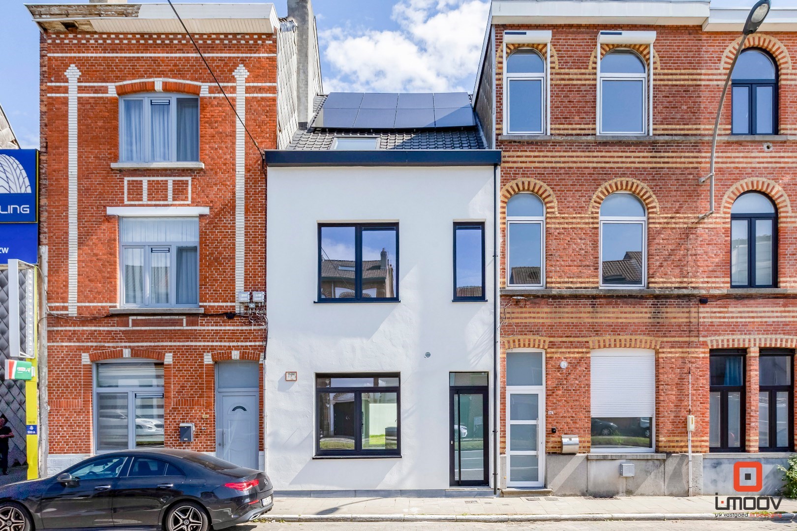 Unieke, compleet gerenoveerde woning met veel charme en zonnige tuin! 