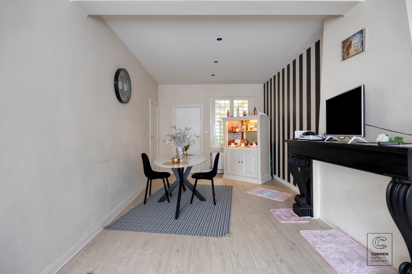 Riante woning, momenteel ingericht als 3 appartement op een schitterende locatie in het centrum van Lier! 