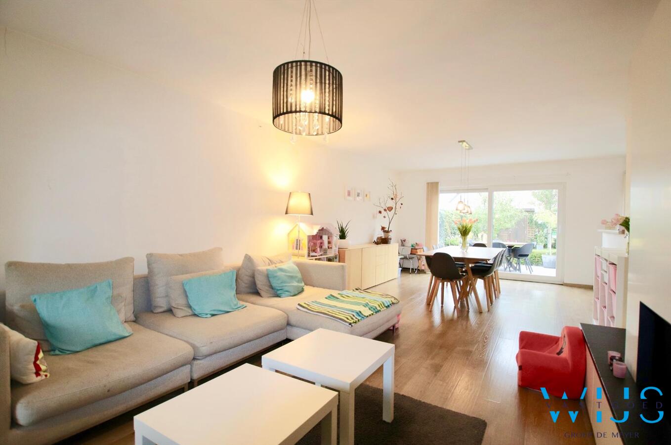 Instapklaar en zeer gezellig woonhuis in een rustige wijk te EEKLO ! 