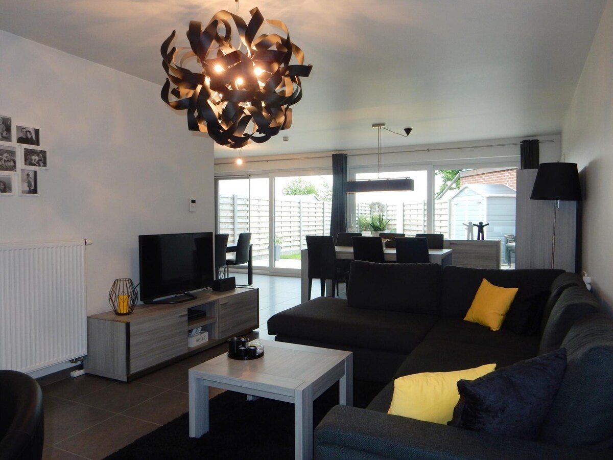 Te huur: ruime woning met 3 slaapkamers, tuin en garage 