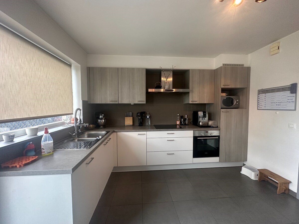 Ruime nieuwbouwwoning met zongerichte tuin en 3 slaapkamers 