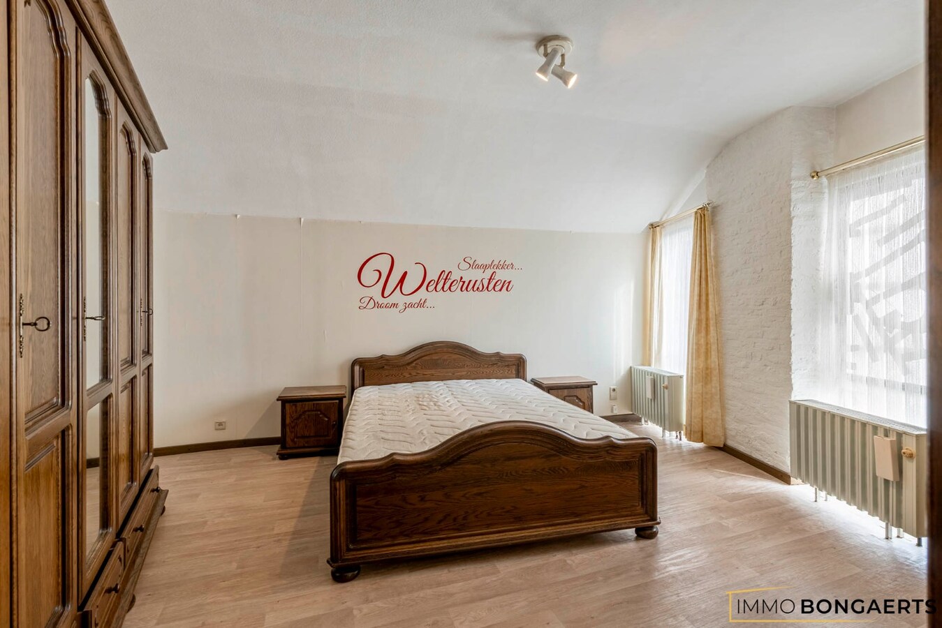 Ruime woning met vier slaapkamers 