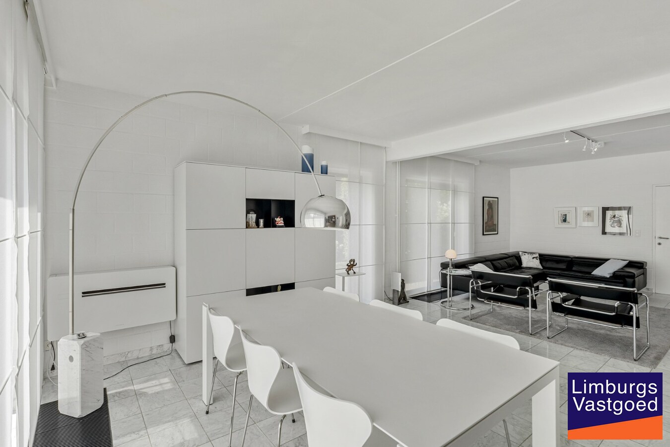 Moderne architectenwoning met mooie tuin en zwembad, 5 slaapkamers in Hasselt, OB op 8a12ca in doodlopende straat 