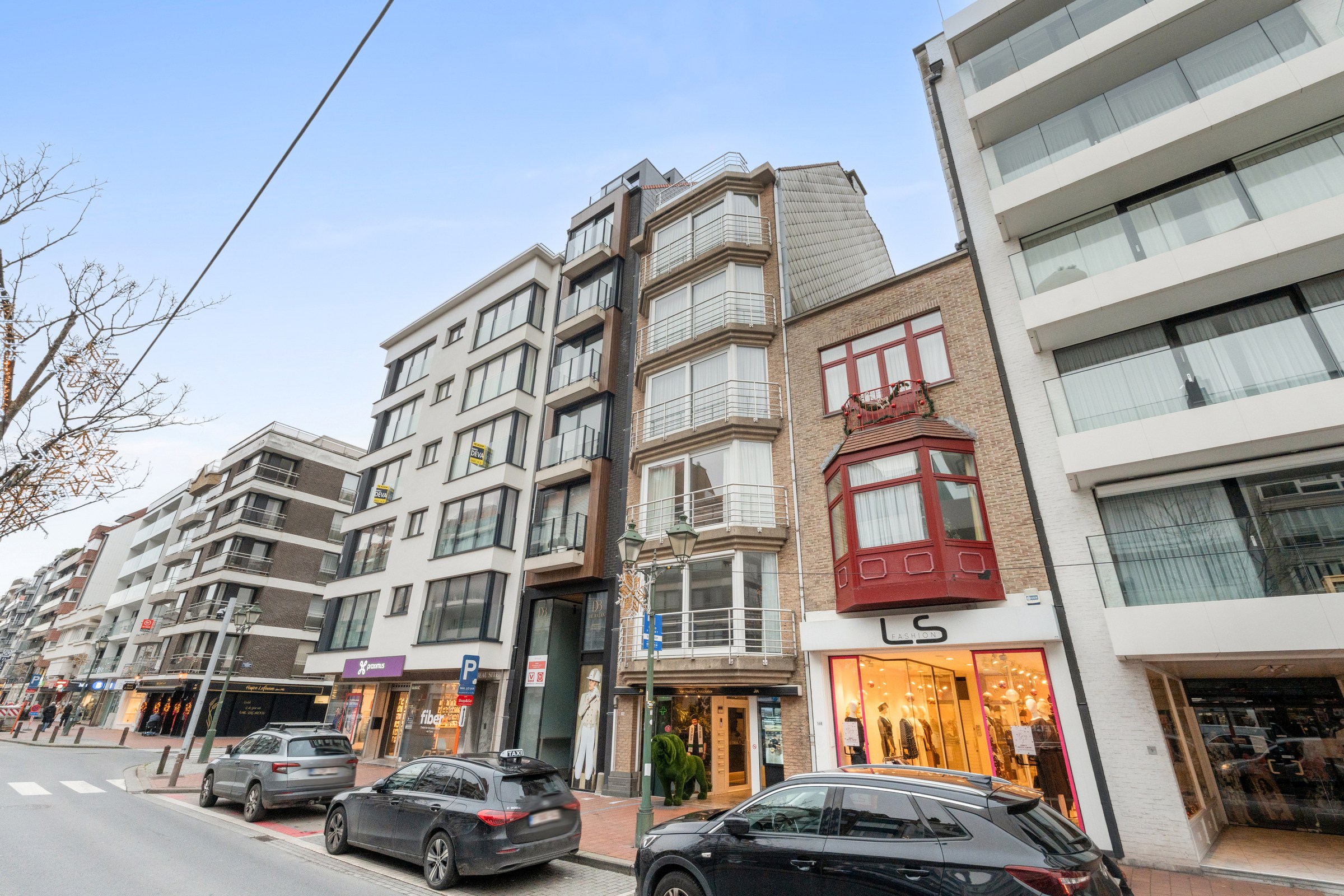 Appartement de 2 pièces bien situé au centre, du côté ensoleillé de la Lippenslaan, à distance de marche de la place Van Bunnen. 