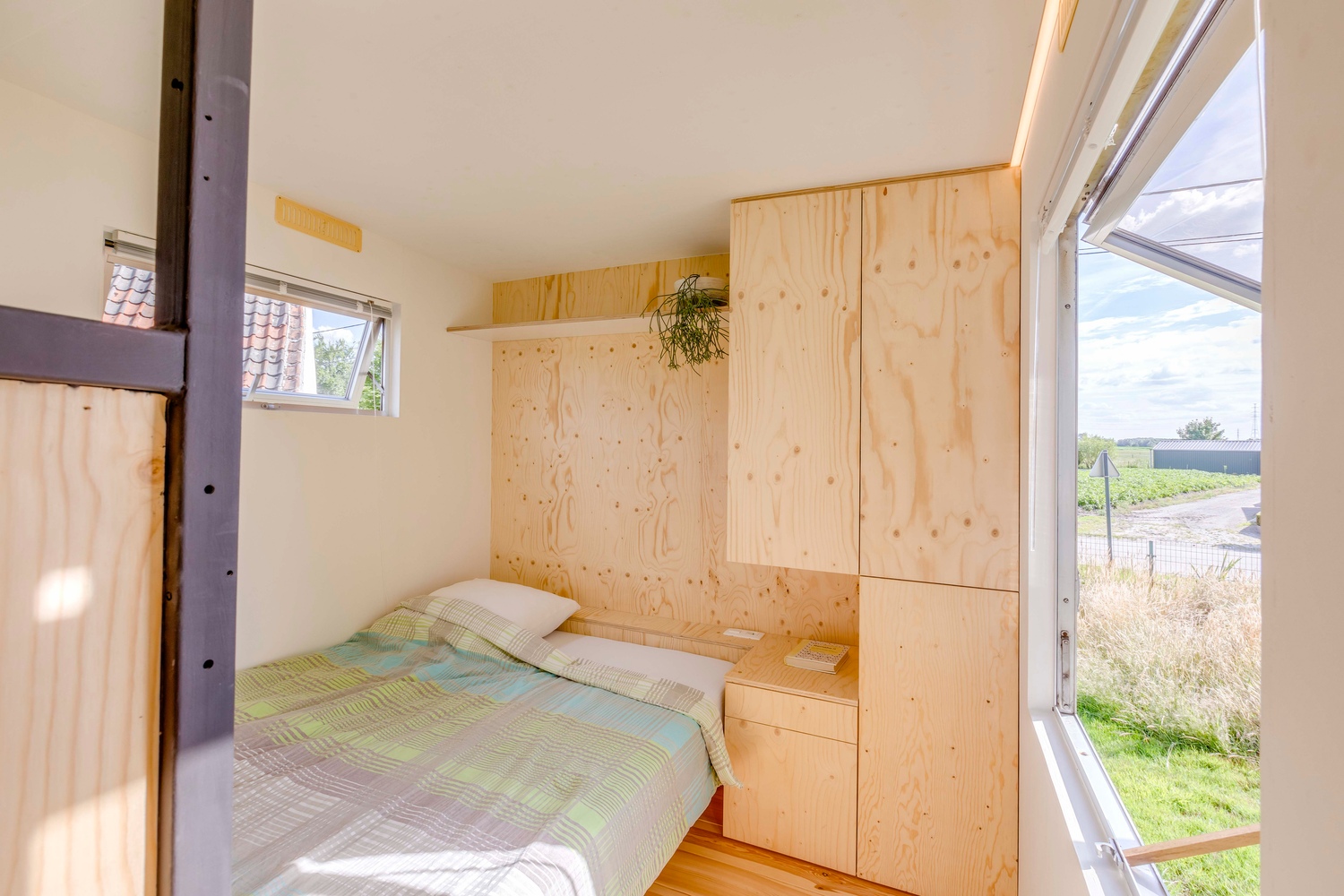 Unieke gerenoveerde woonwagen. 