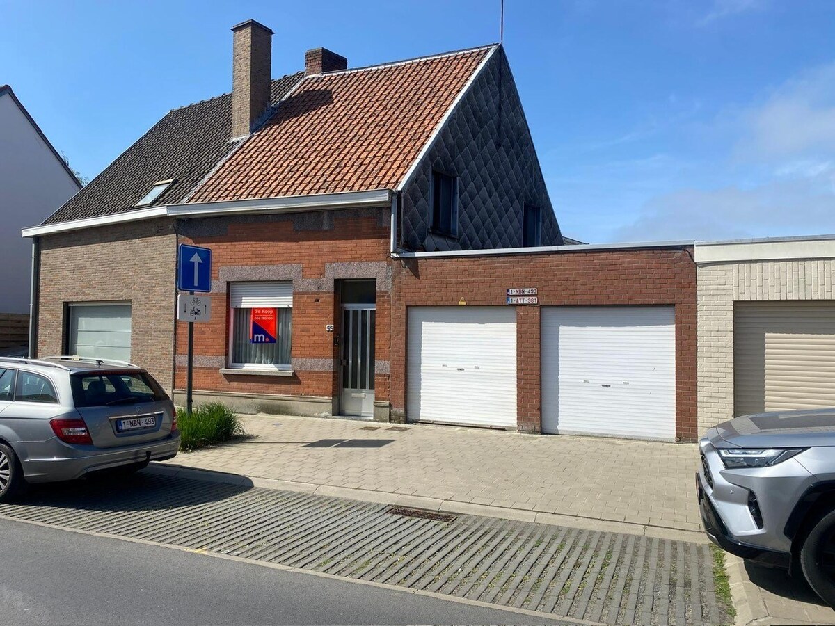 Rijwoning met dubbele garage te Roeselare 