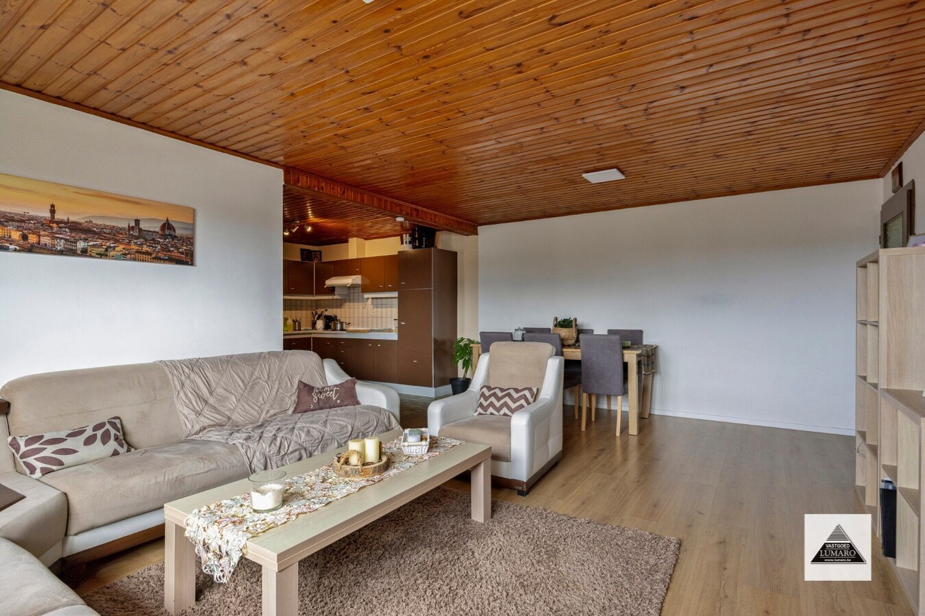 Gezellig  appartement met 2 slaapkamers en parking! 