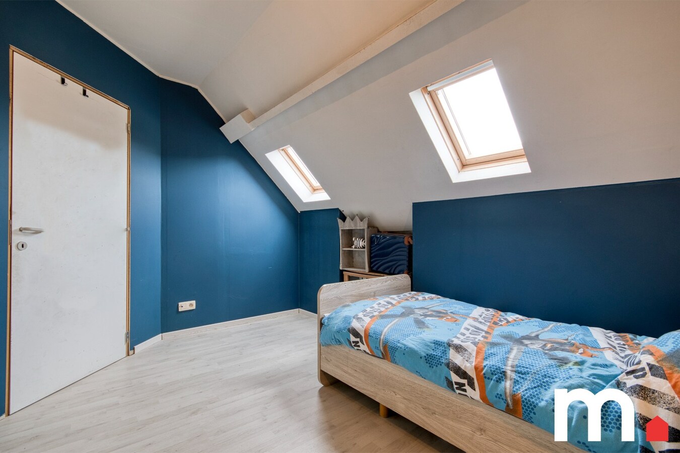 HOB op 734m² met uitweg achteraan EPC B  en multifunctionele ruimte van 48m² te Izegem! 