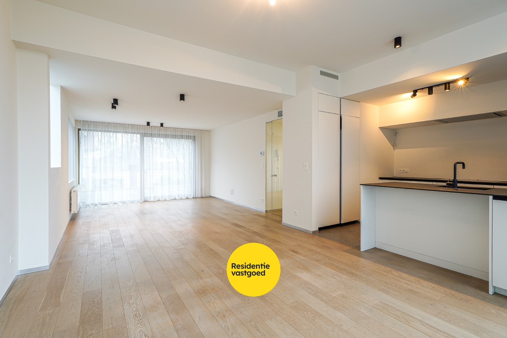 Prachtig modern appartement te huur in het centrum van Jabbeke 