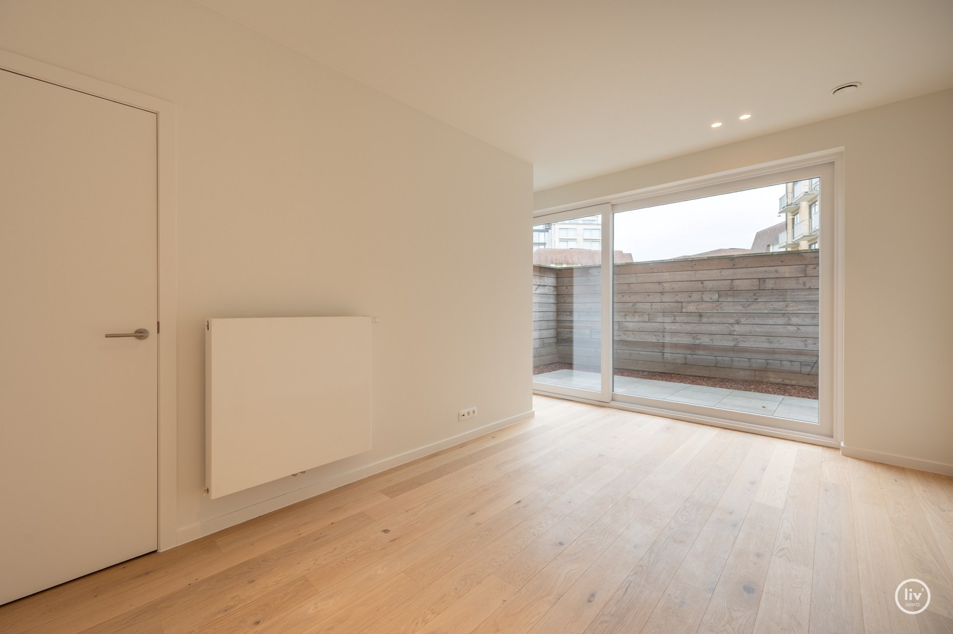 OPENDEURDAG - Zaterdag 15.09 - tussen 16u-18U: Nieuwbouw-duplex op de gelijkvloerse &amp; eerste verdieping  gelegen te Lentelaan in  Duinbergen met zongerichte terrassen. 