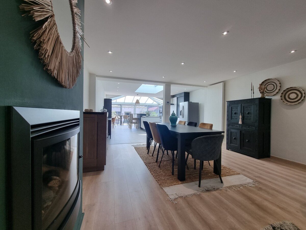 Verrassend mooie gezinswoning met tuin en dubbele garage - Zeebrugge 