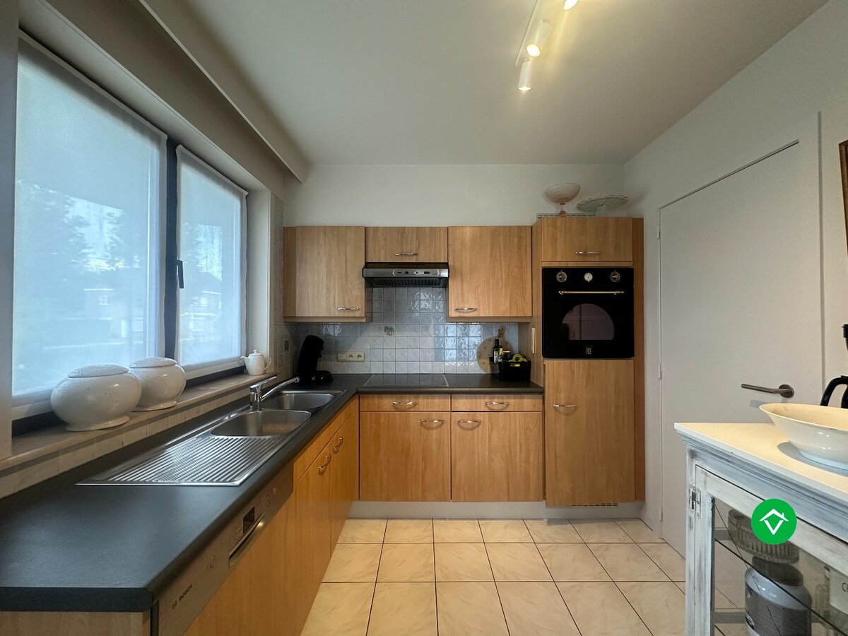 Gelijkvloers appartement met 2 slaapkamers in hartje Koekelare 