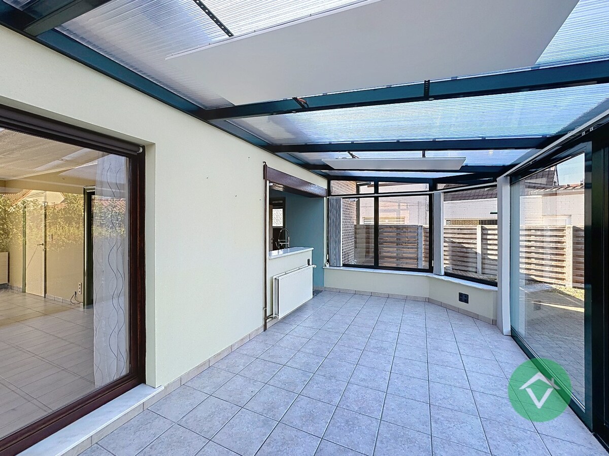 Ruime open bebouwing te huur in Eernegem 