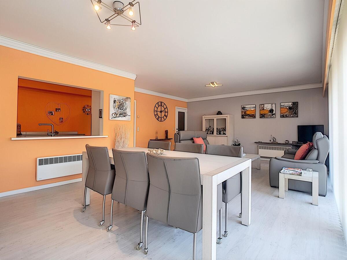 Ruim, zeer aangenaam appartement met drie slaapkamers en zonneterrassen - Heist 