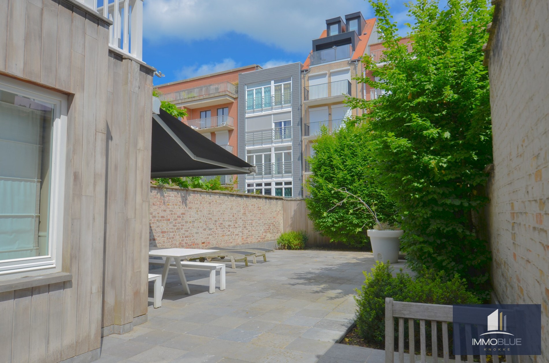 Aangenaam, perfect onderhouden appartement met een ruim terras. 