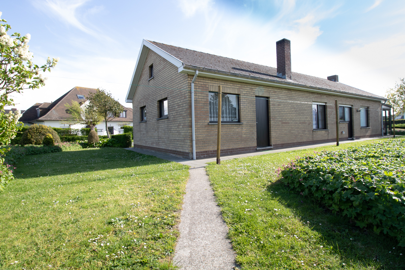 Rustig gelegen charmante alleenstaande woning op 825m² te Bredene 