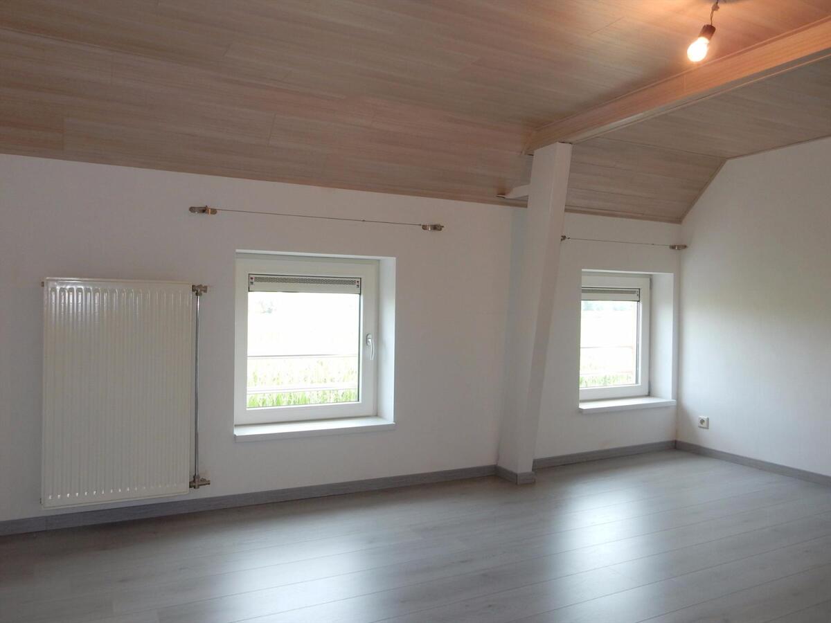 Half-open gerenoveerde woning 