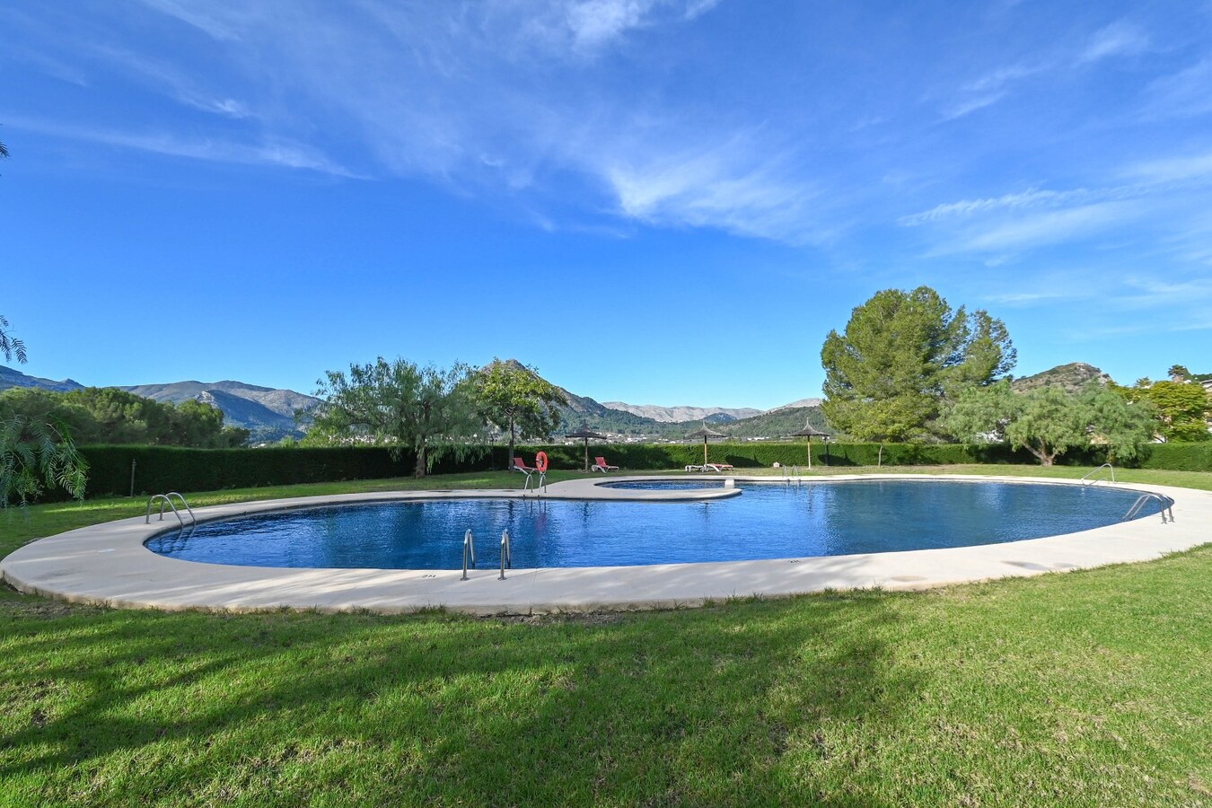 PRACHTIGE BUNGALOW GELEGEN IN HET RUSTIGE MURLA MET PRACHTIG BERGZICHT. 