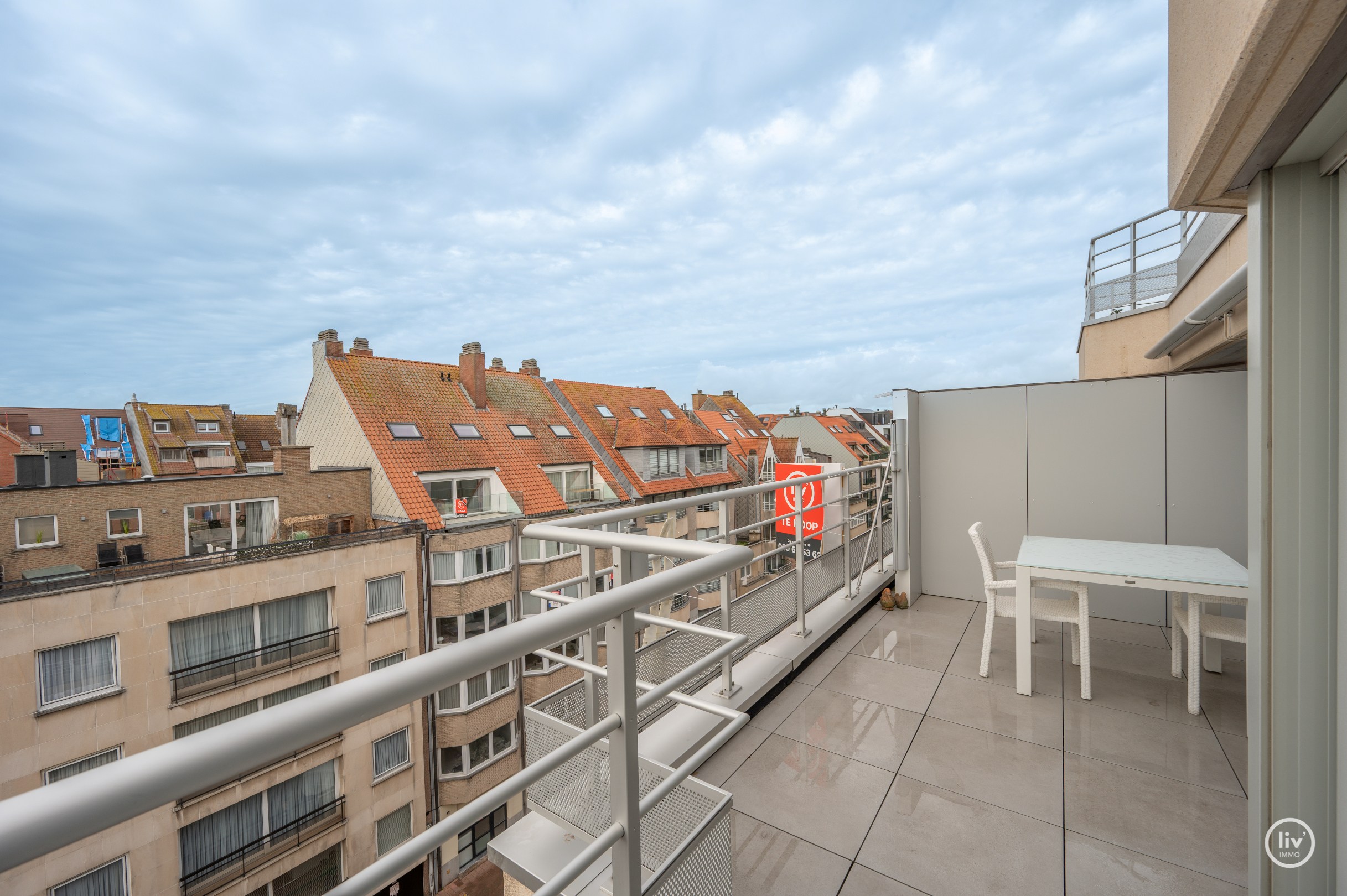Ruim duplex-appartement (140 m²) met 3 slaapkamers en zonnige terrassen – Parmentierlaan 