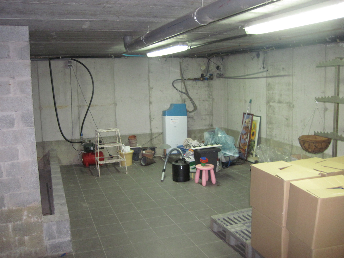 Eigentijdse villa met aangename tuin - rustig gelegen, én toch nabij N60 en E17. 