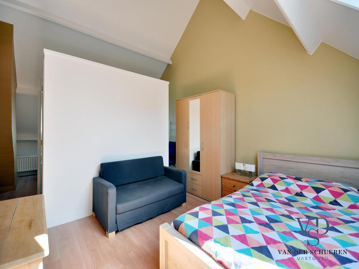 Hippe woning  op amper 350 m van het  UZ !   TOPPER !! 