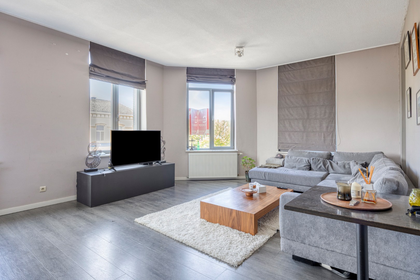 Handelshuis met horecazaak, 2 appartementen en luxueuze loft op toplocatie in Leopoldsburg 