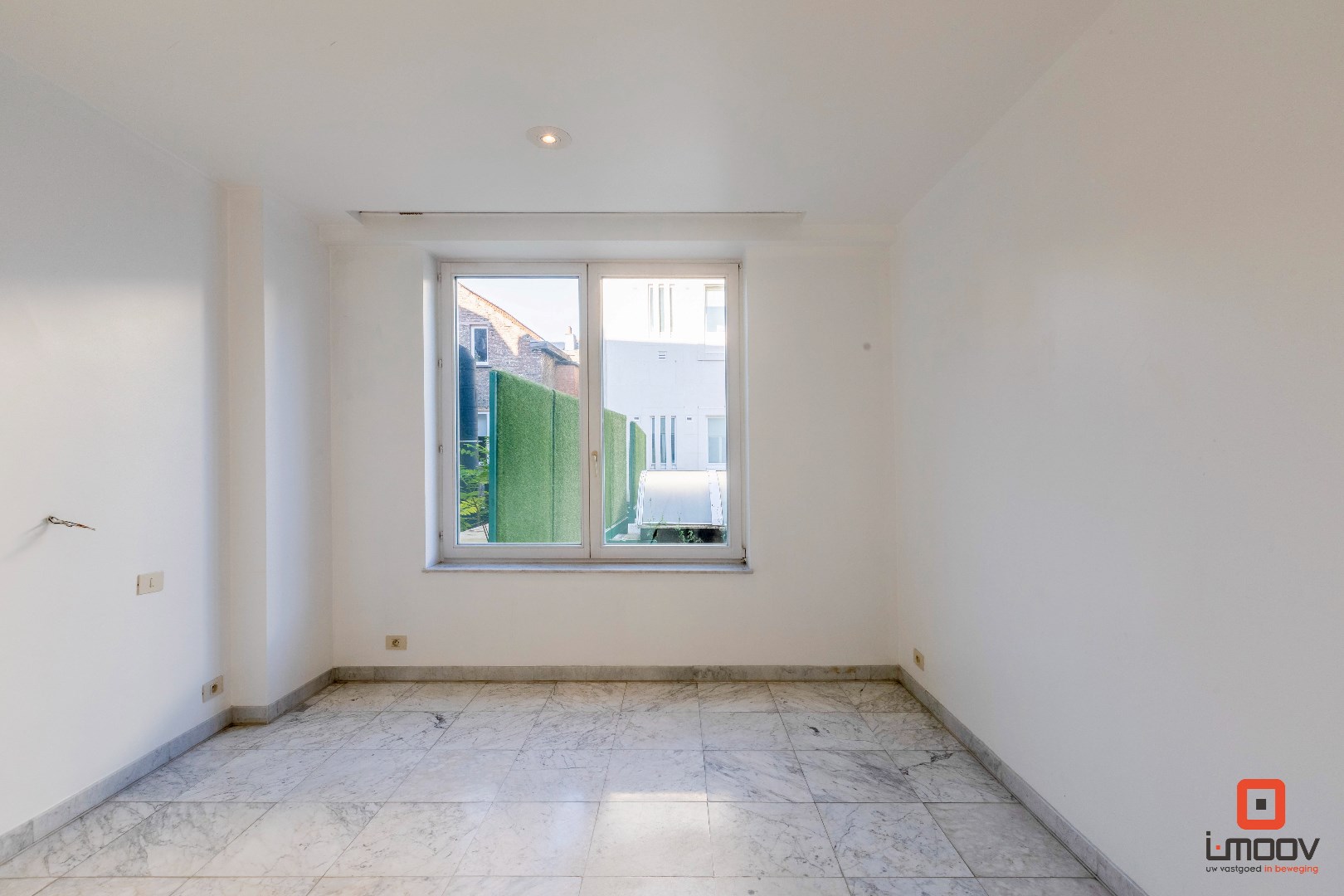 Lichtrijk appartement met uitgestrekt terras in hartje Gent! 