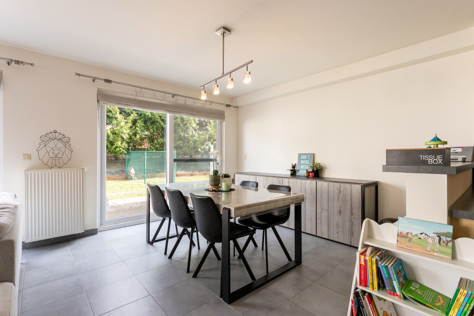 Instapklaar gelijkvloersappartement met 3 slaapkamers en tuin 