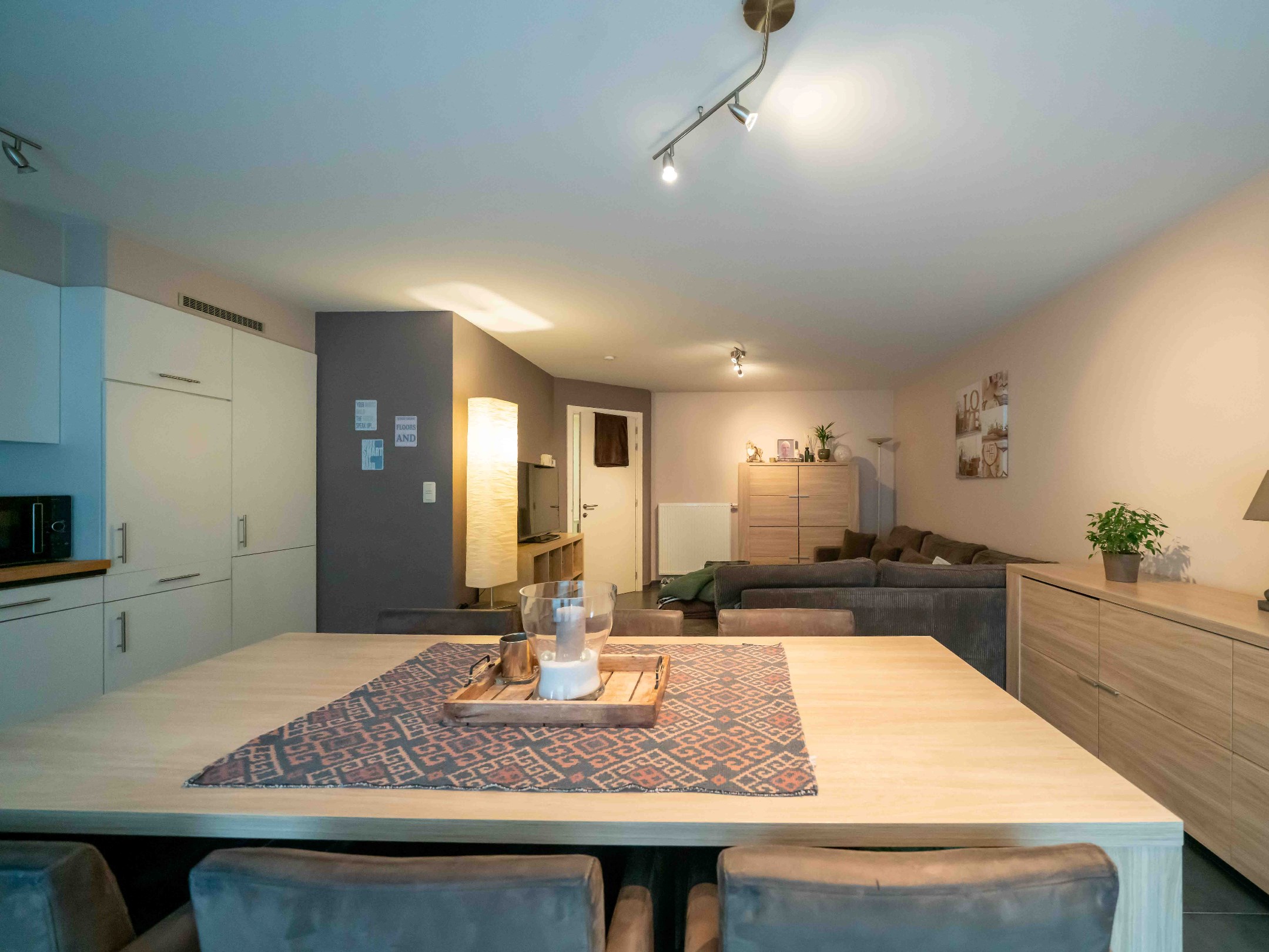 2-kamer appartement met tuin en autostaanplaats 