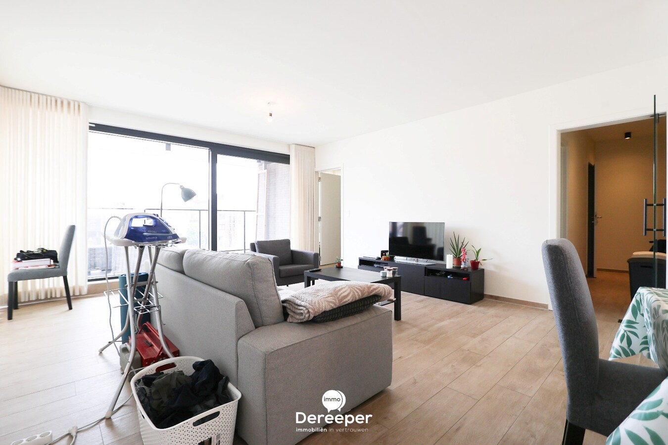 RUIM 3-SLAAPKAMERAPPARTEMENT MET 2 TERRASSEN EN UITZICHT OP DE MARKT VAN TORHOUT 