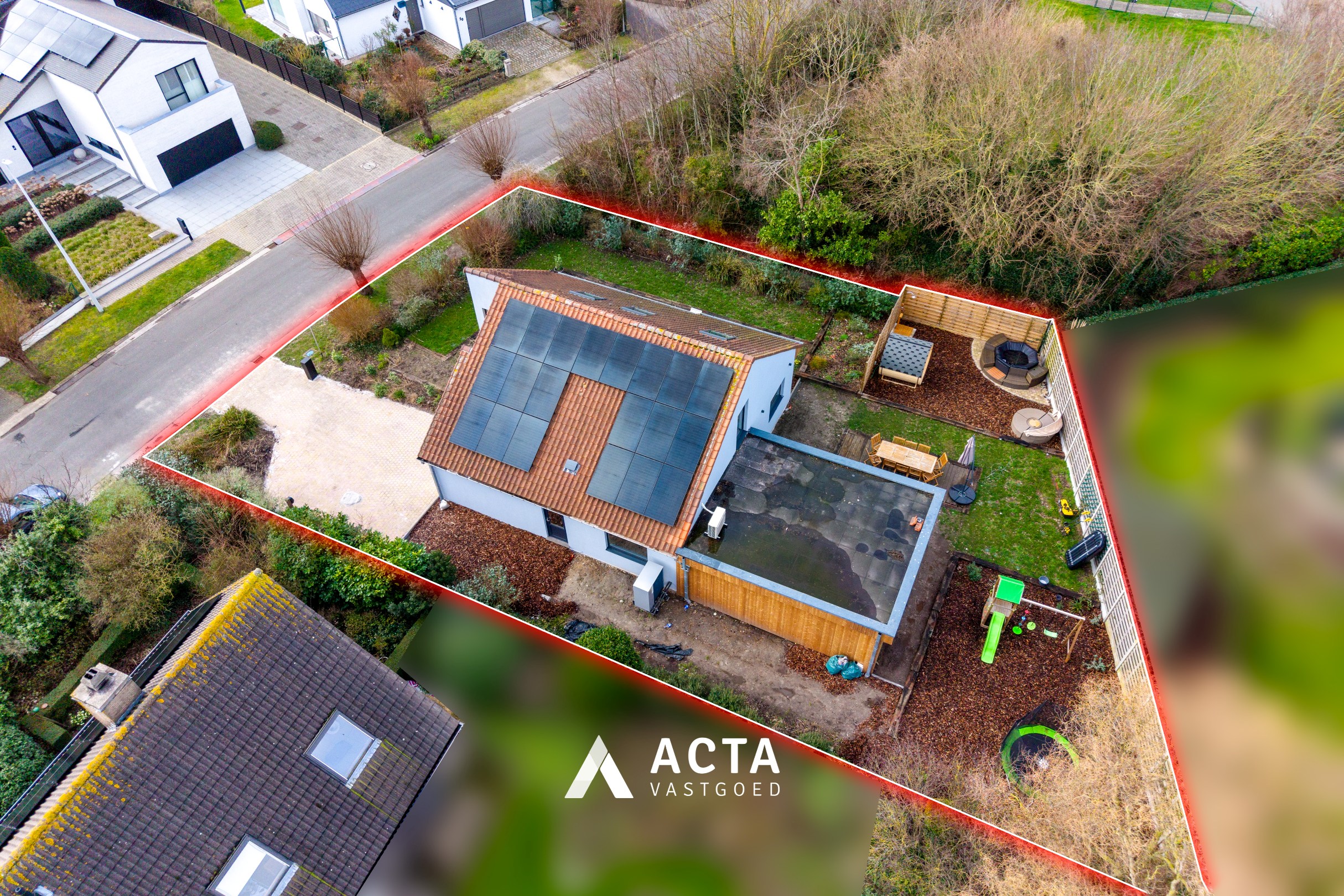 Gerenoveerde villa met vier slaapkamers in de Vicognewijk! 