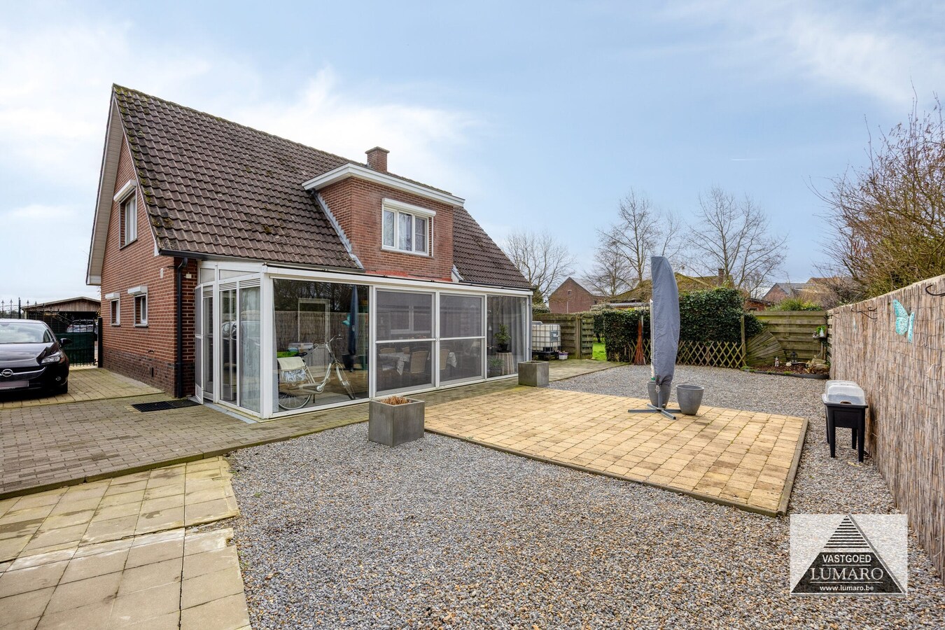 Landelijk gelegen goed onderhouden vrijstaande woning 