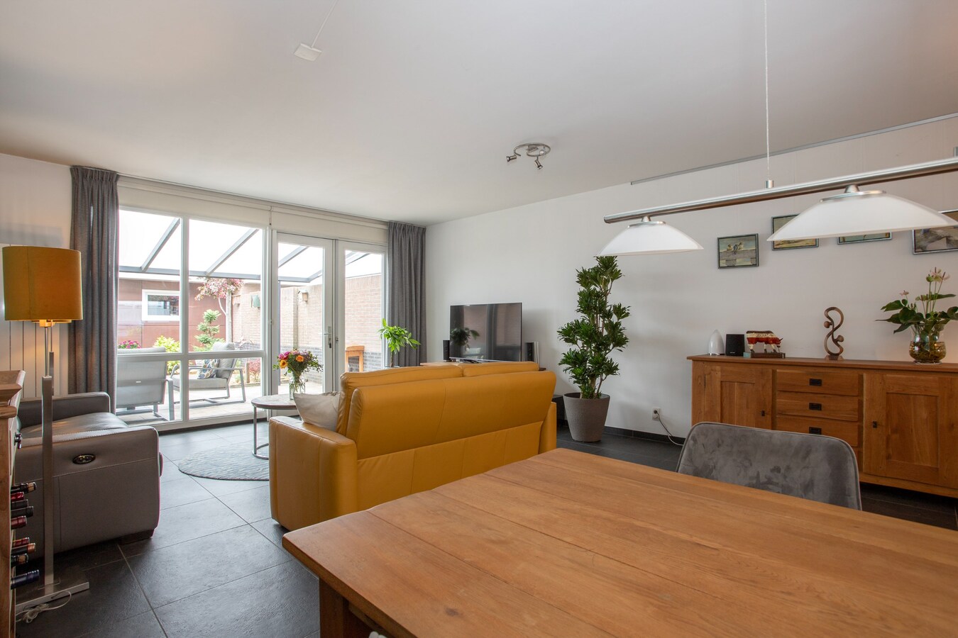 Moderne en royale tussenwoning – instapklaar en energiezuinig! 