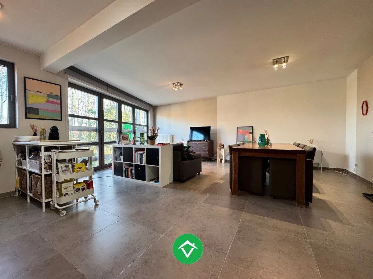 Prachtig appartement met 2 slaapkamers garage en groot terras te Leke 