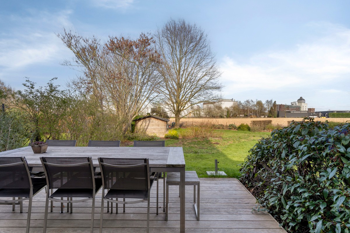 Instapklare half open bebouwing met 4 slaapkamers, tuin en terras in Herent op een perceel van 915m²! – EPC 100 kWh/m² - bewoonbare opp. 177 m² 