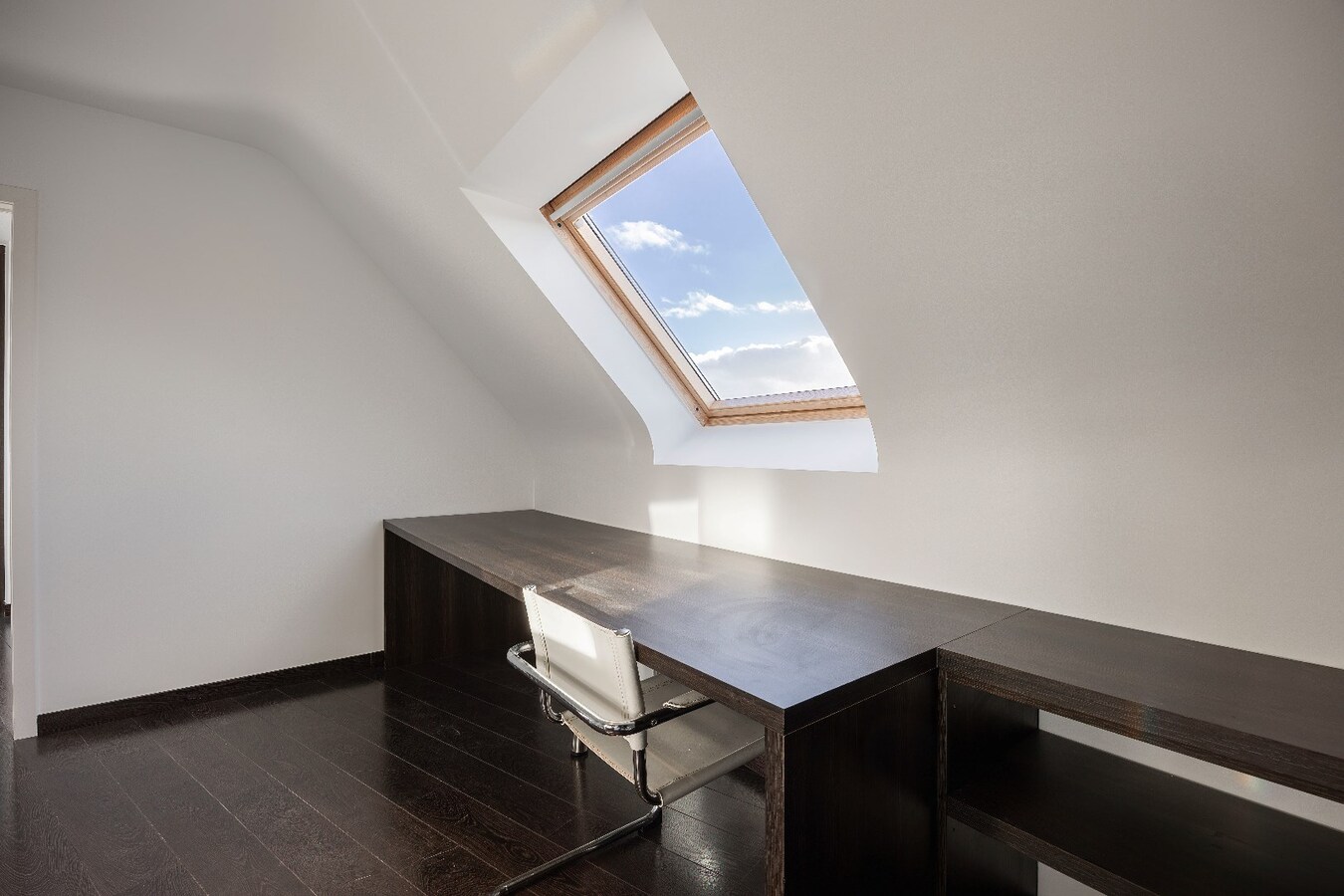 Lichtrijk duplexappartement met 3 slaapkamers en zongericht terras 