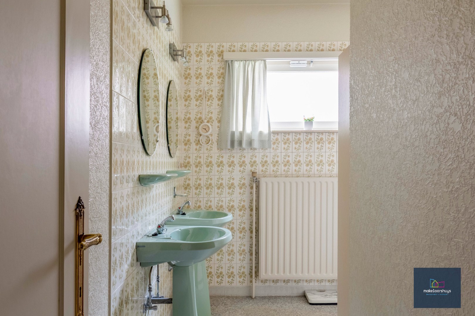 VERKOCHT !!! Goed onderhouden bungalow nabij centrum Mariakerke 