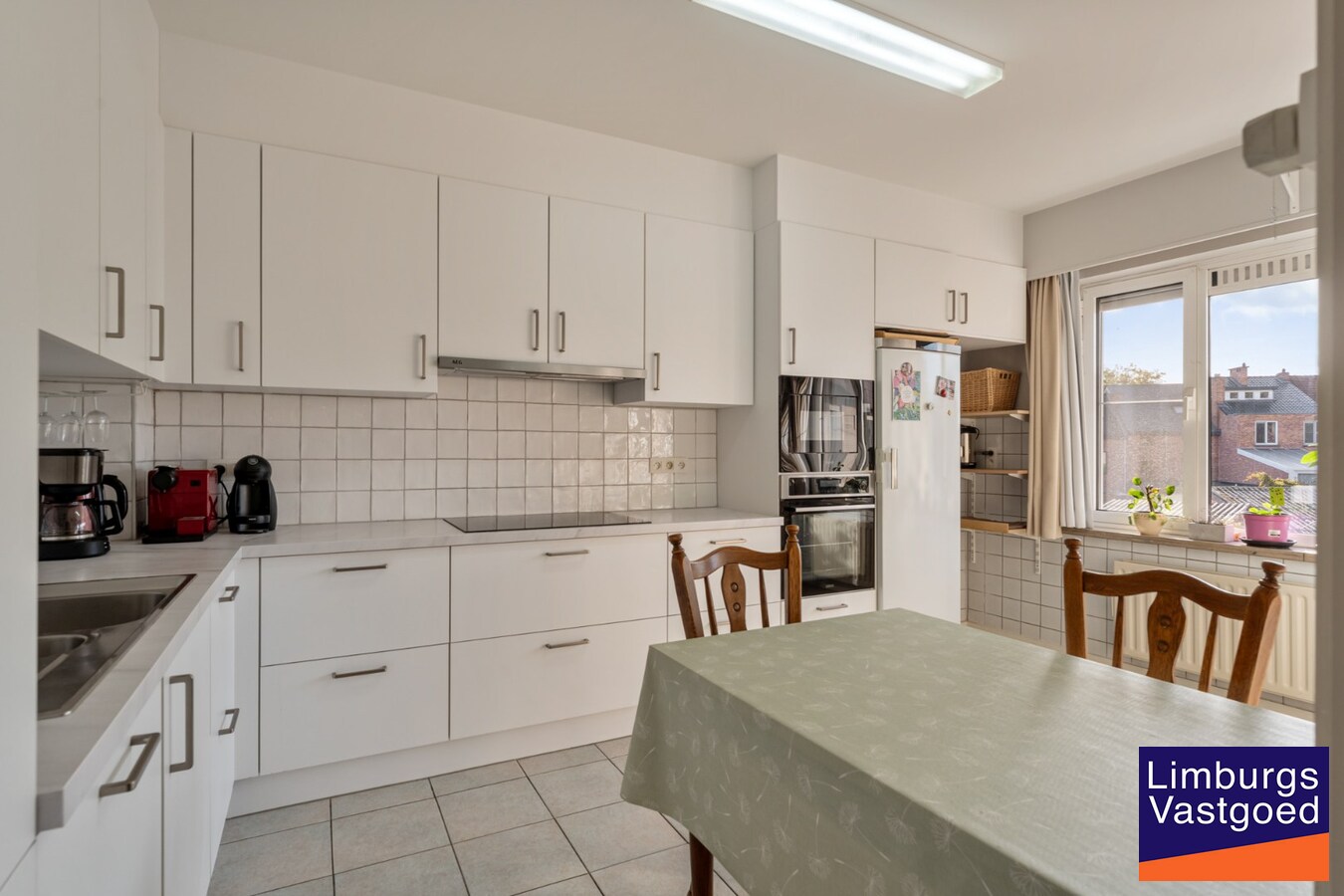 Ruim en centraal gelegen appartement, 2 slpk, met terras en garage 