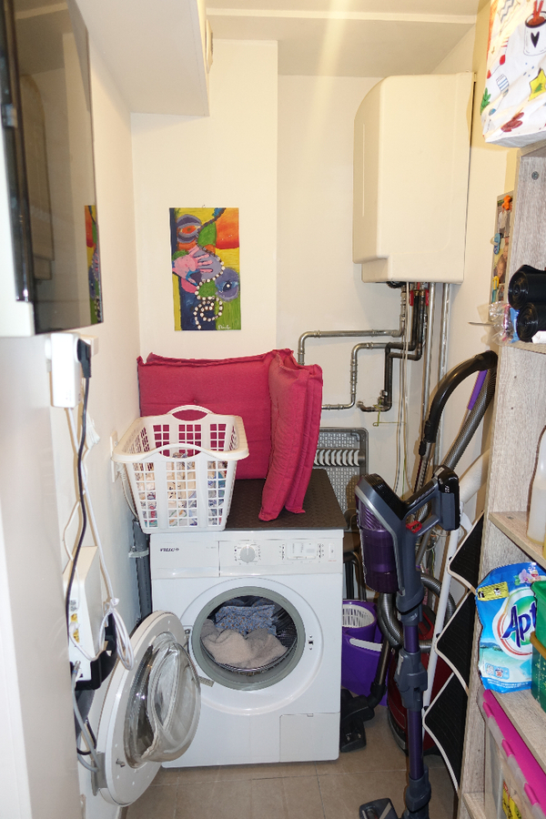 Lichtrijk appartement met autostaanplaats in het hartje van Lichtervelde 