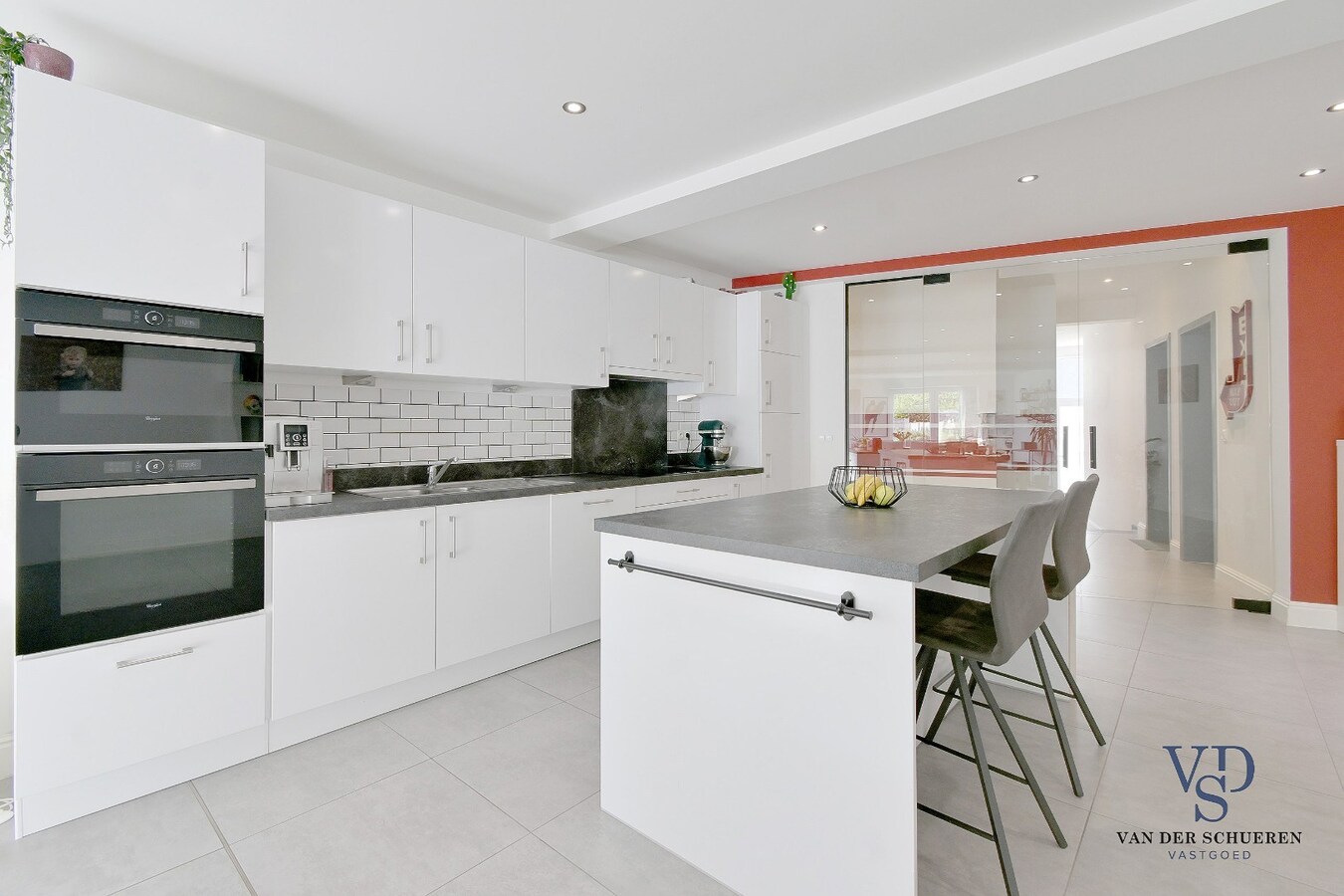 Exceptioneel ruime woning - instapklaar. 