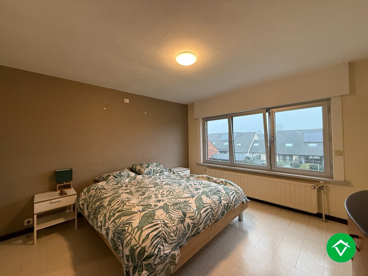 Ruime bel-étagewoning met 3 slaapkamers, garage en tuin 