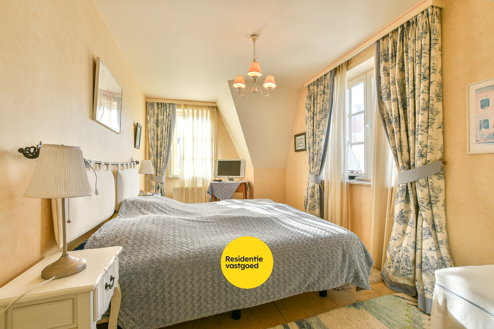 Exclusieve hoekwoning met zeezicht op topligging in de Concessie van De Haan, op 20 m van de zeedijk! 