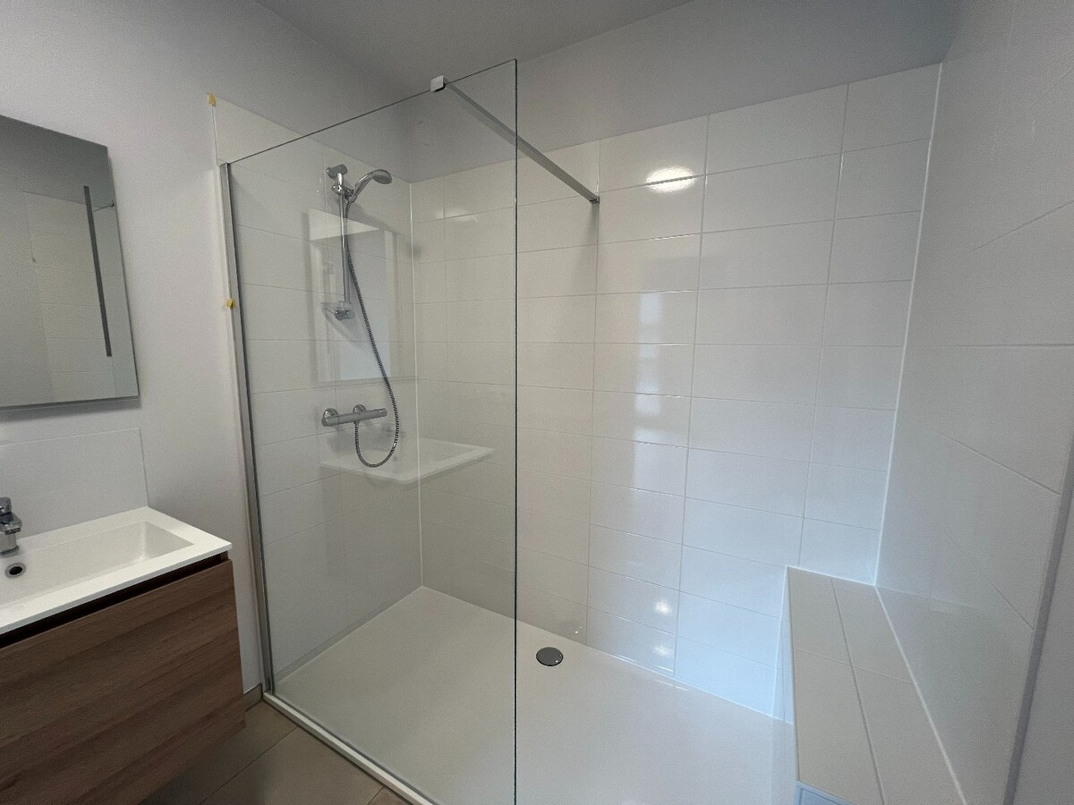 Nouvel immeuble Basse Energie. Proche de toutes commodités! 
