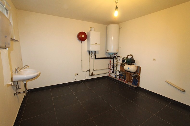 Woning met 3 slaapkamers tuin en garage te Koekelare 