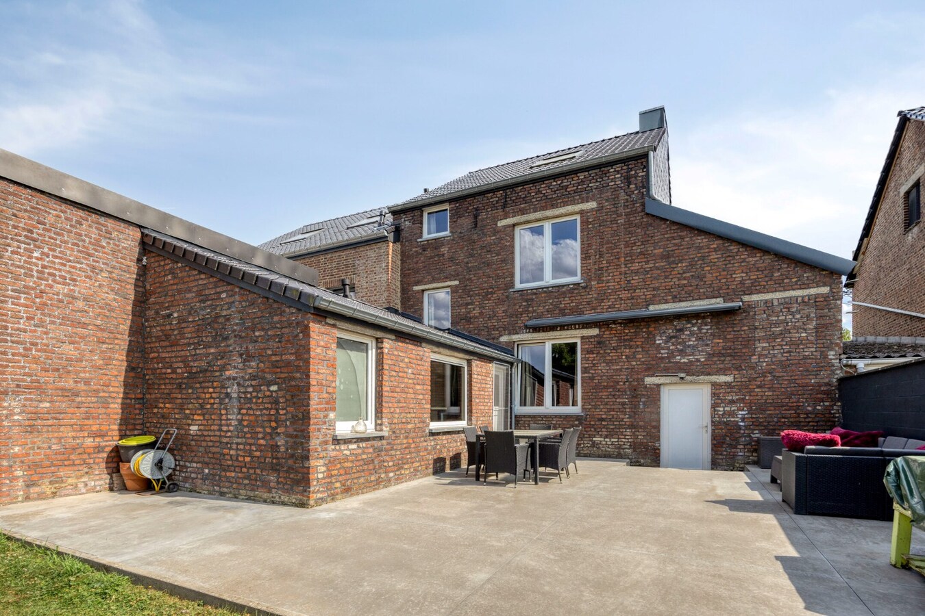 Prachtige woning met tuin, terras en garage 