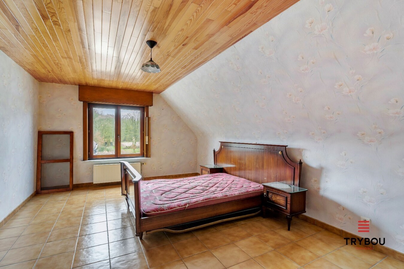 Ruime woning op ruim perceel grond in Centrum Houthulst 