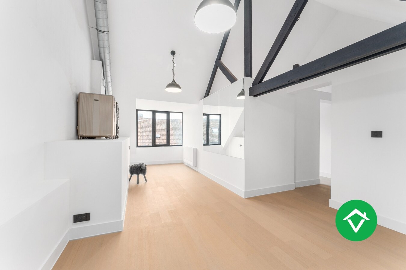 Hoog gerenoveerde woning met tuin en 4 slaapkamers te Roeselare 